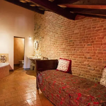Tabiano Castello Sleeps 17 With Pool Air Con And Wifi 别墅