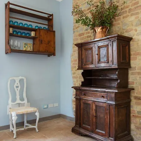 Tabiano Castello Sleeps 17 With Pool Air Con And Wifi