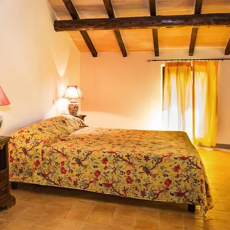 Tabiano Castello Sleeps 17 With Pool Air Con And Wifi Tabiano Terme