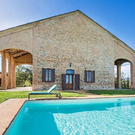 Tabiano Castello Sleeps 17 With Pool Air Con And Wifi Tabiano Terme