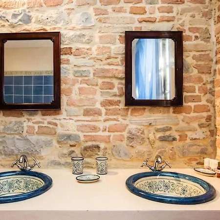 Tabiano Castello Sleeps 17 With Pool Air Con And Wifi 别墅 *