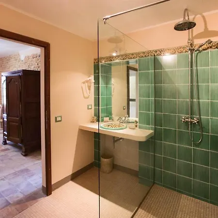 Tabiano Castello Sleeps 17 With Pool Air Con And Wifi 别墅 *
