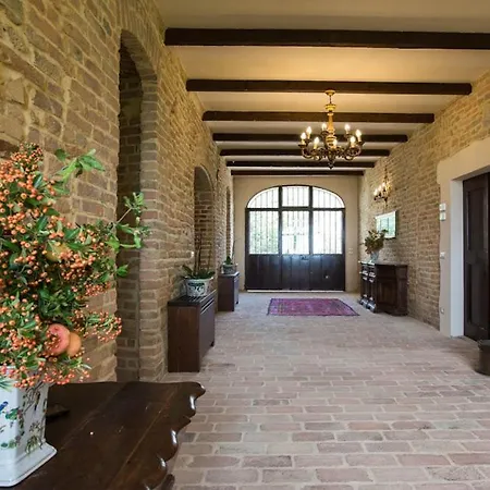 别墅 Tabiano Castello Sleeps 17 With Pool Air Con And Wifi