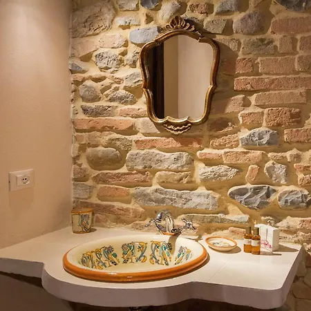 Tabiano Castello Sleeps 17 With Pool Air Con And Wifi 别墅 Tabiano Terme