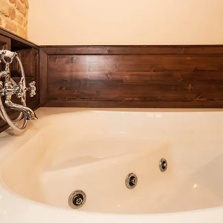 Tabiano Castello Sleeps 17 With Pool Air Con And Wifi 别墅