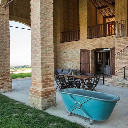 Tabiano Castello Sleeps 17 With Pool Air Con And Wifi
