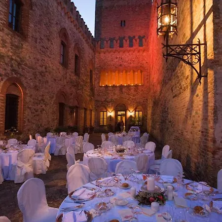 Tabiano Castello Sleeps 17 With Pool Air Con And Wifi * Tabiano Terme
