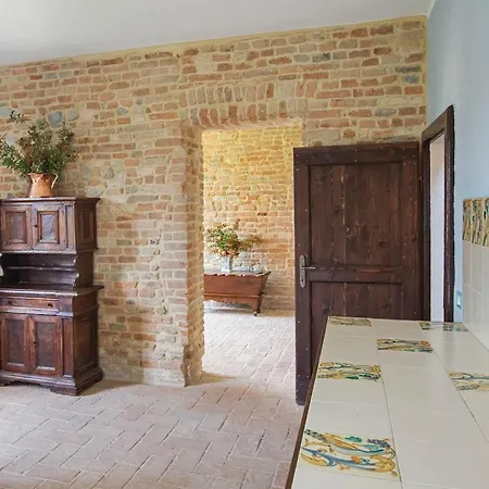 Tabiano Castello Sleeps 17 With Pool Air Con And Wifi