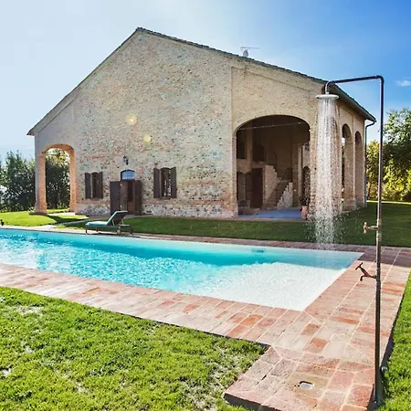 别墅 Tabiano Castello Sleeps 17 With Pool Air Con And Wifi